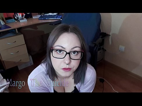 ❤️ Seksuali mergina su akiniais giliai čiulpia dildo į kamerą ❤❌ Namų porno prie mūsų ❌